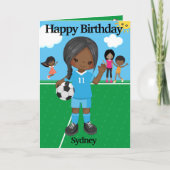 迷路でお祝い 黒い服の女の子のサッカー誕生日 カード (正面)