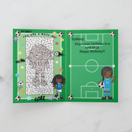 迷路でお祝い 黒い服の女の子のサッカー誕生日 カード