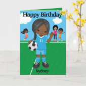 迷路でお祝い 黒い服の女の子のサッカー誕生日 カード (黄色い花)