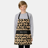 迷路ログラスモノクロベージュパターン エプロン (着用した状態)