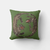 追いかけるタイガース田口田木オリーブグリーン クッション (正面)