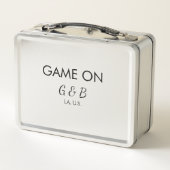 追加カップル名の結婚式パーティーの場所都市gのゲーム メタルランチボックス (裏面)