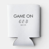 追加カップル名の結婚式パーティーの場所都市gのゲーム 缶クーラー (裏面)