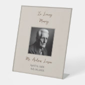 追悼式を愛しエレガントて 台座サイン (正面)