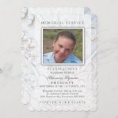 追悼式ソフトホワイトフローラフォトカード 招待状 (正面/裏面)