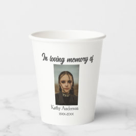 追悼記念の追記の愛情の記憶で 紙コップ