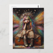 退屈な妖精がスーツケースに腰を下ろす ポストカード (正面/裏面)