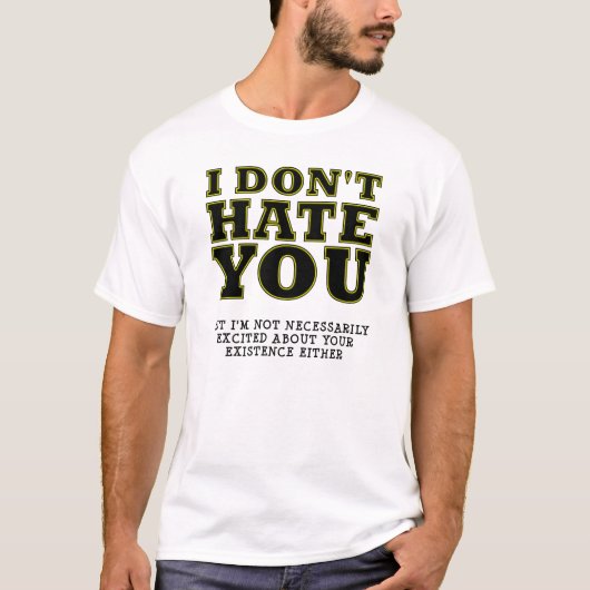 退屈な存在感 おもしろTシャツ Tシャツ (正面)