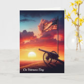 退役軍人の日の戦争の大砲とアメリカ国旗 カード (黄色い花)