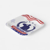 退役軍人の日 – 務めた全員を称える ペーパープレート (傾斜あり)