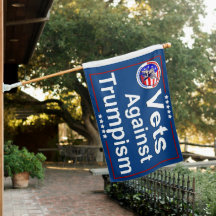 退役軍人共和党員のトランプ・ヤード旗に反対