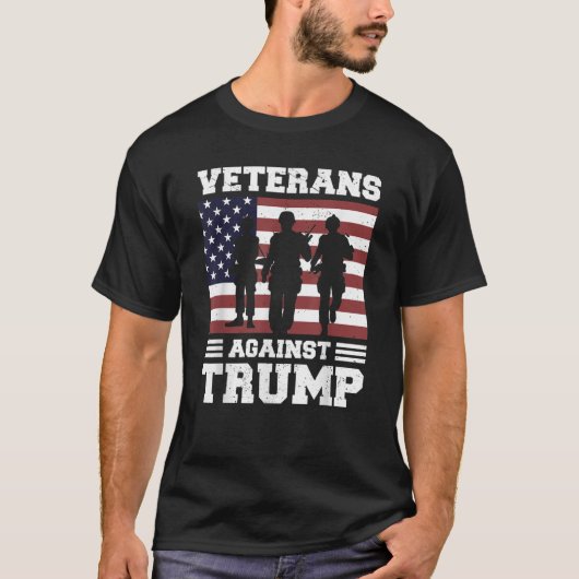 退役軍人対トランプギフトデザインTシャツ Tシャツ (正面)