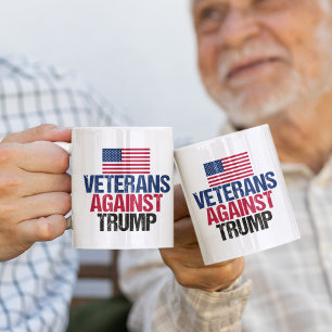 退役軍人対トランプ コーヒーマグカップ