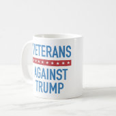 退役軍人対トランプ コーヒーマグカップ (正面左)