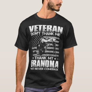 退役軍人感謝していよ感謝していよおばあちゃん Tシャツ