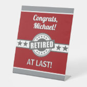 退職おめでとう!パーソナライズされたパーティー 台座サイン (正面)