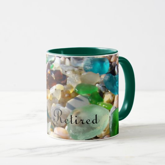 退職したなギフトのSeaglassのコーヒー・マグは海ガラスを浜に引き上げます マグカップ (正面右)
