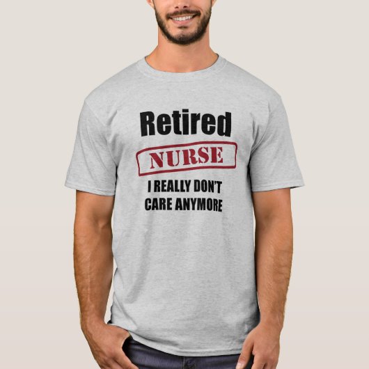 退職したなナース(米国の綴り) Tシャツ (正面)