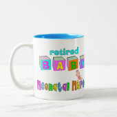 退職したな新生児のナースのギフト ツートーンマグカップ (左)