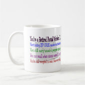 退職したな郵便局員--おもしろTシャツおよびギフト コーヒーマグカップ (左)