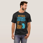 退職した陶磁器エンジニアの釣り 退職 Tシャツ (正面フル)
