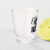 退職した ショットグラス (左)