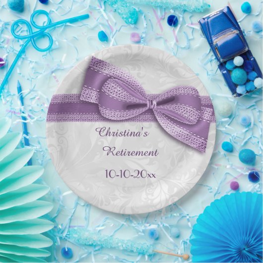 退職の紫色のダマスク織およびフェイクな弓 ペーパープレート (パーティー)