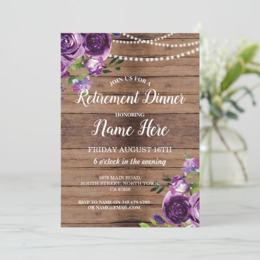 退職パーティーは紫色の木製の花の招待を退職させます 招待状 (スタンド正面)