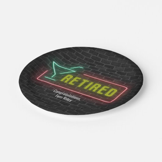 退職パーティー用のネオンマーキー ペーパープレート (アングル)