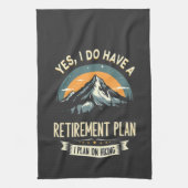 退職計画ハイキングおもしろいパパアウトドアハイキング キッチンタオル (縦)