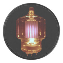 送信器白熱［赤熱］光を放つ真空管