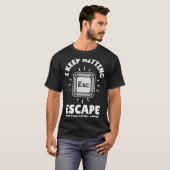 逃げ保たけど今もここにいる。レスキューm tシャツ (正面フル)