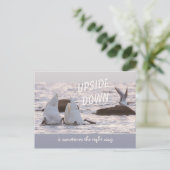 逆さまにスワンカップルCC0758思慮深い ポストカード (スタンド正面)