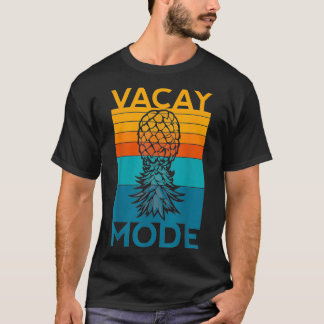 逆さまにPineapple VacayモードスインガーカップルRe Tシャツ