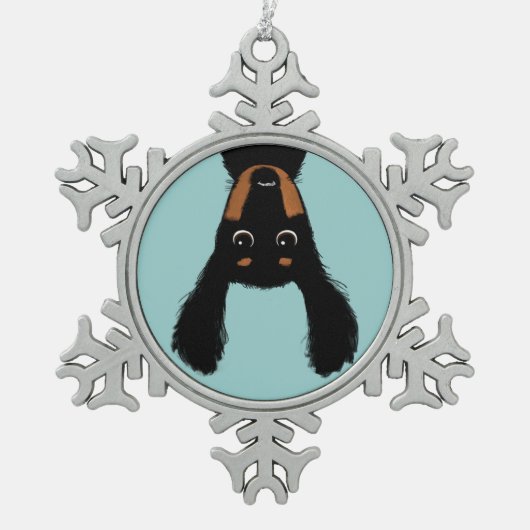 逆さまのダックスフントのクリスマス スノーフレークピューターオーナメント (正面)