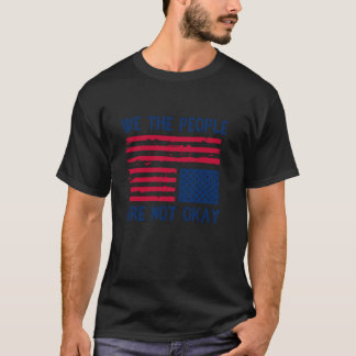 逆さまのヴィンテージアメリカ国旗 私たちは困っています Tシャツ