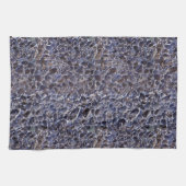 逆にされたカキ貝の抽象芸術 キッチンタオル (横)