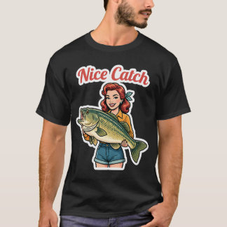 透明な背景の大きな魚を持つ漫画の女性 Tシャツ
