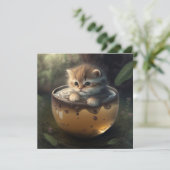 透明ガラスのティーカップ葉書のかわいい子猫 シーズンカード (スタンド正面)