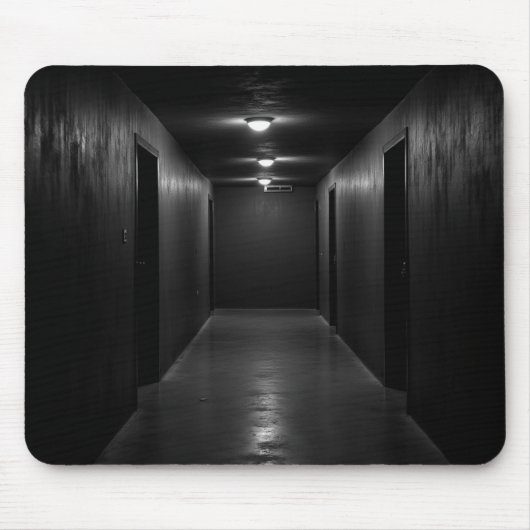 透視図の暗い廊下 マウスパッド (正面)
