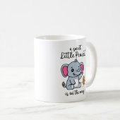 途中の甘い小さなピーナッツ新生児 クール コーヒーマグカップ (正面右)