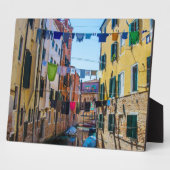 通りでヴェネツィアで洗濯した服イタリア フォトプラーク (側面)