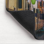 通りでヴェネツィアで洗濯した服イタリア マウスパッド (コーナー)