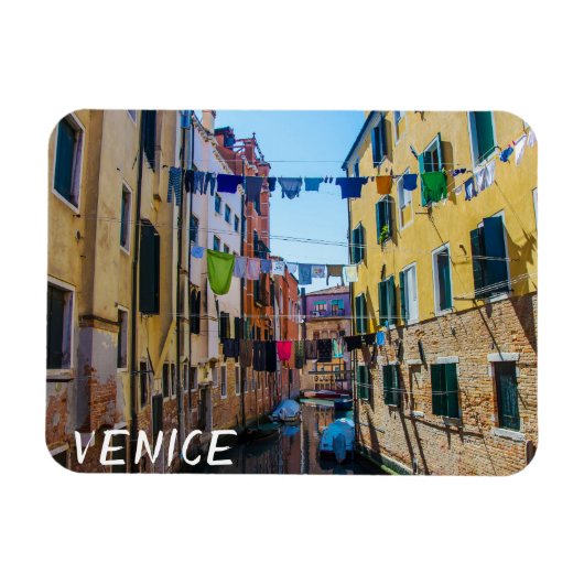 通りでヴェネツィアで洗濯した服イタリア マグネット (横)