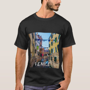 通りでヴェネツィアで洗濯した服イタリア Tシャツ