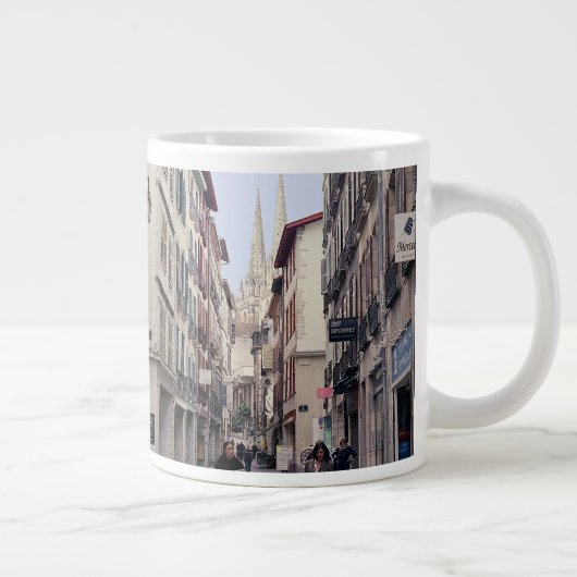 通りインバイヨンヌ ジャンボコーヒーマグカップ (右)