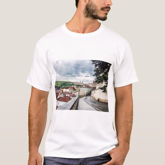 通りインプラハダウンタウン Tシャツ (正面)