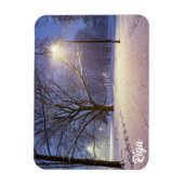 通りライトと雪の木で覆われた マグネット (縦)
