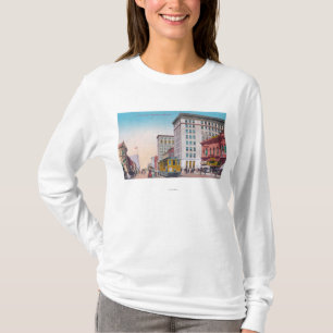 通りCarOakland、カリフォルニアとのブロードウェイの眺め Tシャツ