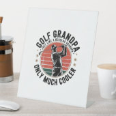 通常のおじいちゃんのようにゴルフのおじいちゃん(2) 台座サイン (インサイチュ)